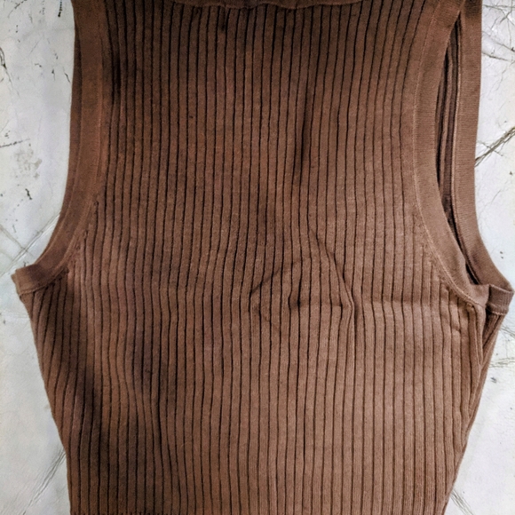 Ladie's tank - Picture 3 of 3